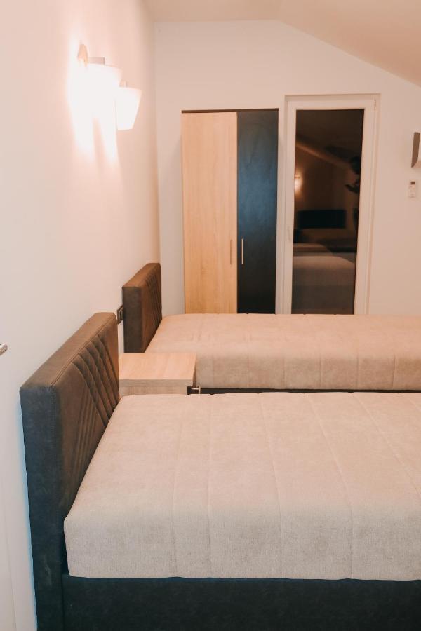 Bed and Breakfast Prenociste & Restoran - Kasic Brodarevo Exterior foto
