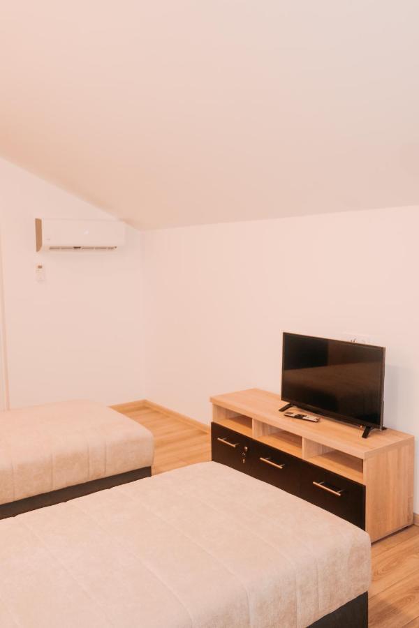 Bed and Breakfast Prenociste & Restoran - Kasic Brodarevo Exterior foto